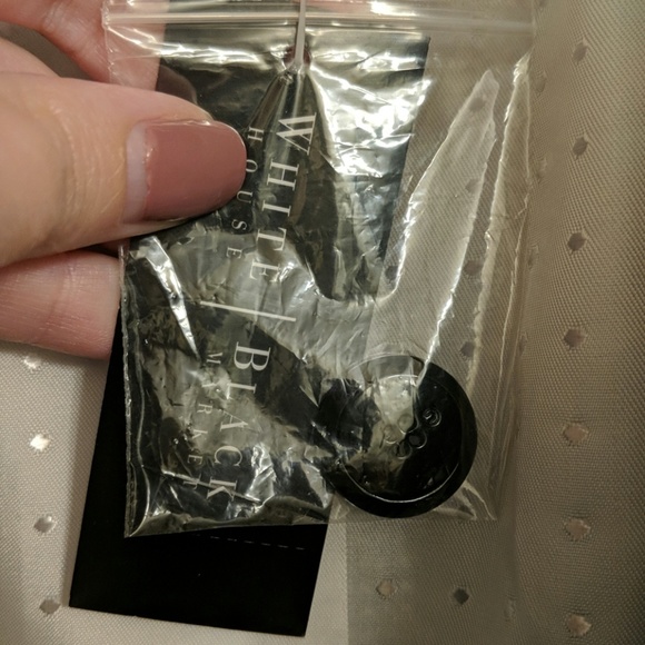 WHBM Polka dot 3/4 sleeve blazer - Picture 6 of 6